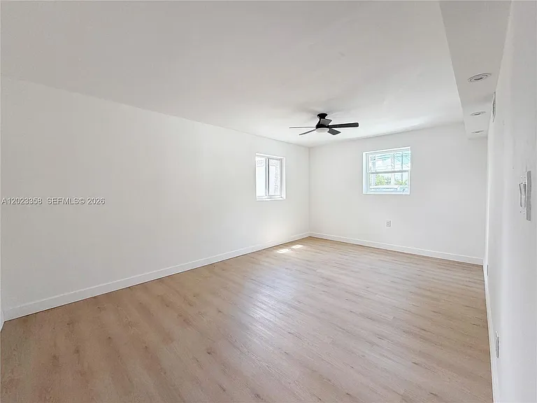 313 SW 1st St #1 — Photo 10