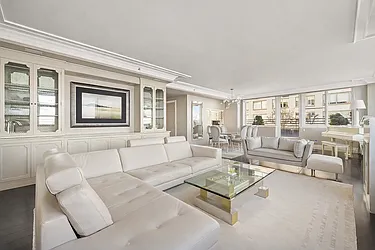 120 Riverside Boulevard #16HM image 1 of 19