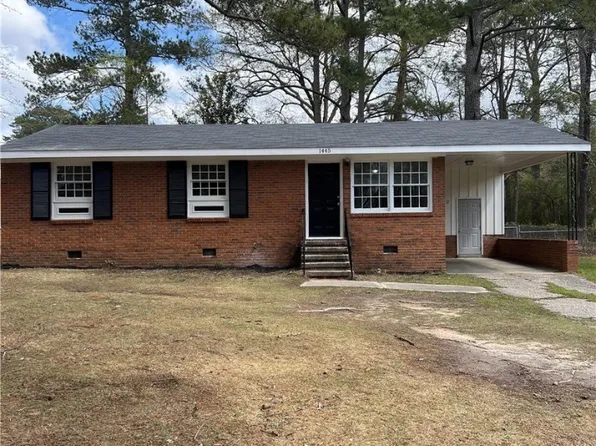 1445 Thelbert Dr, Fayetteville, NC 28301