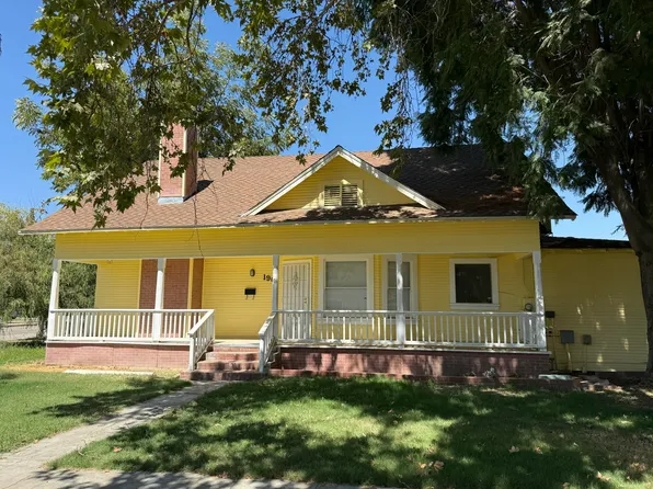 196 W Putnam, Porterville, CA 93257