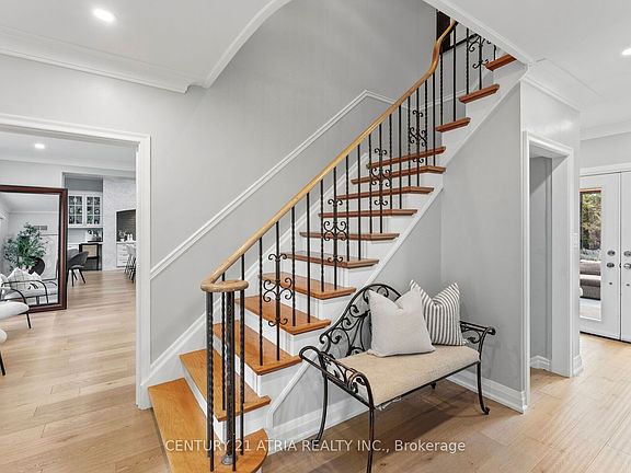 4th image of 1617 Islington Ave