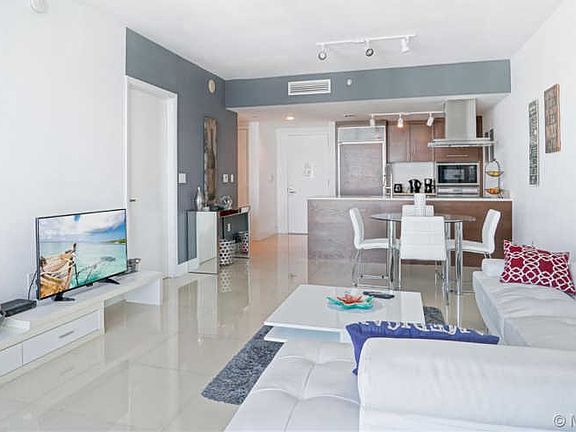 3rd image of 485 Brickell Ave APT 3806