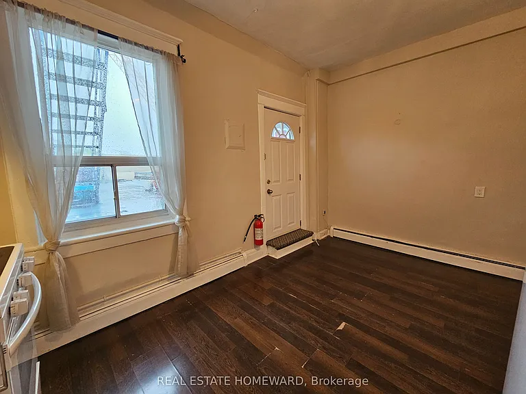 733 Pape Ave #A — Photo 7