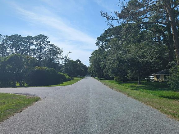 4th image of 300 N Deerfield Dr