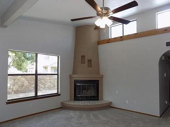 2nd image of 2048 Briarwood Ln