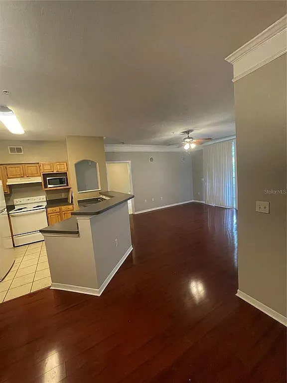 2 bed, 2.0 bath, 1107 sqft, $1,750 — Photo 3