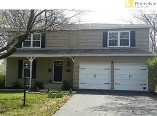 9311 Grant Dr, Overland Park, KS 66212