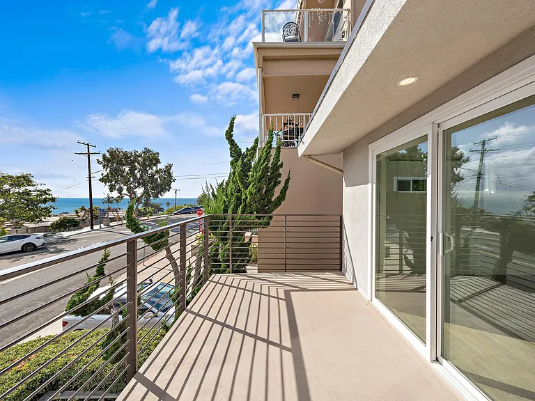 186 Cliff Dr — Photo 3