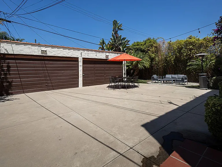 1221 S Sycamore Ave — Photo 47