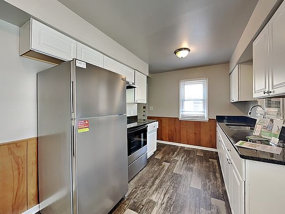 5th image of 1103 44th Ave NE
