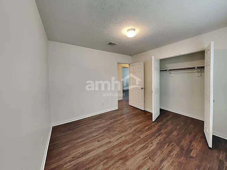 3919 Hawthorn Glen Ct — Photo 19