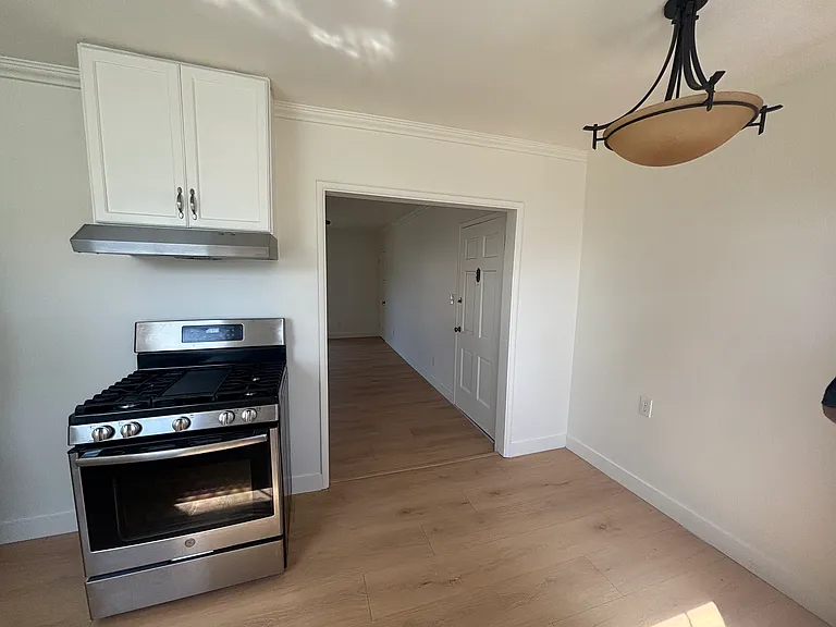 1021 1/2 S Glenoaks Blvd #1021-1/2 — Photo 14