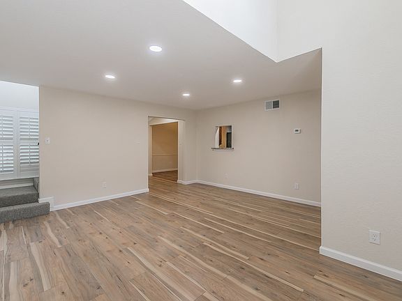 5th image of 2807 Summit View Dr
