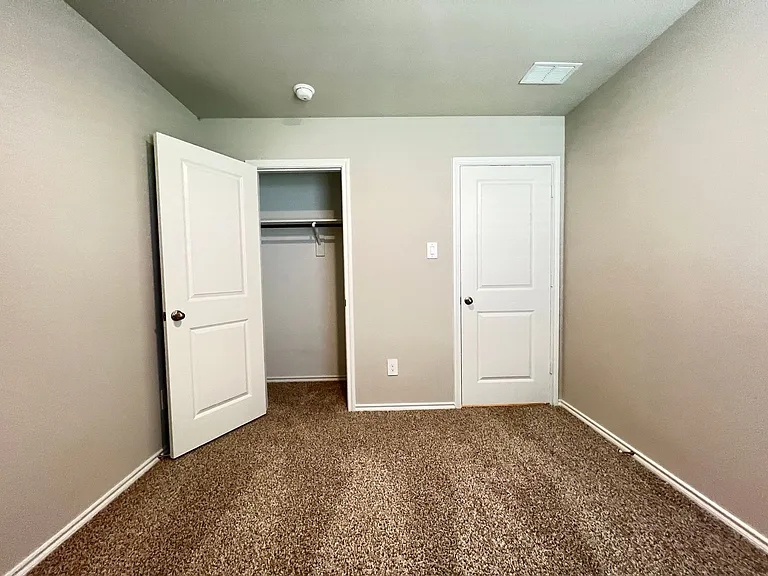 5557 Rollins Dr — Photo 18