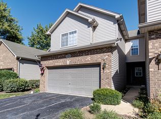 1304 Dancing Bear Ln, Elgin, IL 60120