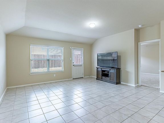 3rd image of 1053 Sewell Dr
