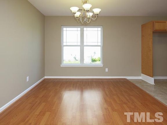 4th image of 1126 Kinnan Dr