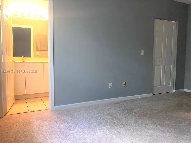 8209 SW 25th Ct — Photo 22