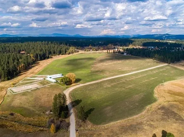 24625 N Crescent Rd, Chattaroy, WA 99003