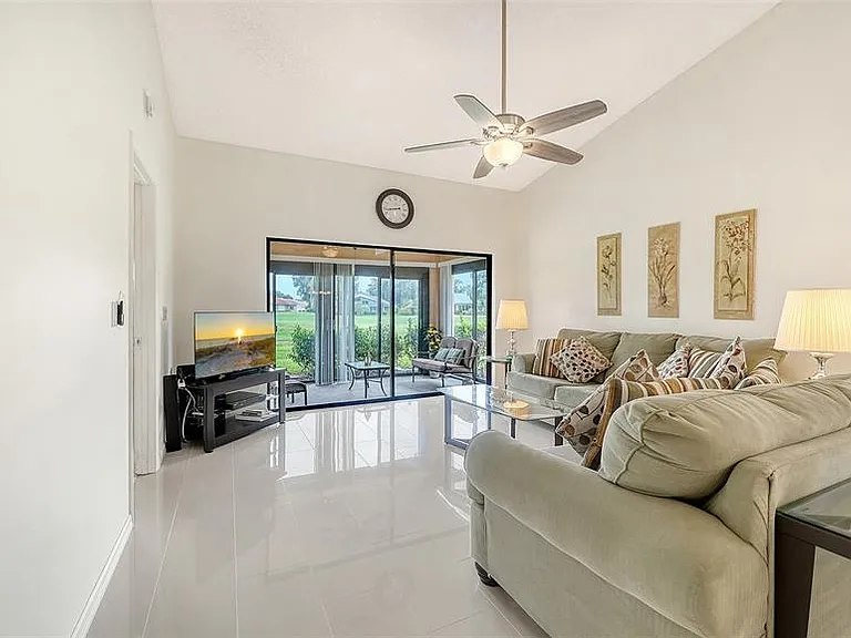 6281 Timberlake Dr #H6 — Photo 9