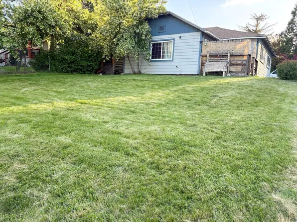 216 College Ave, Weed, CA 96094