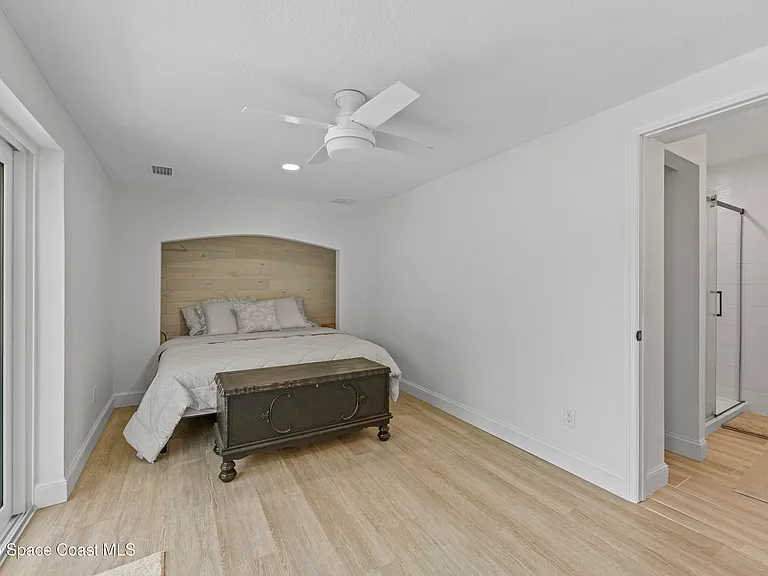 430 Michigan Ave — Photo 15