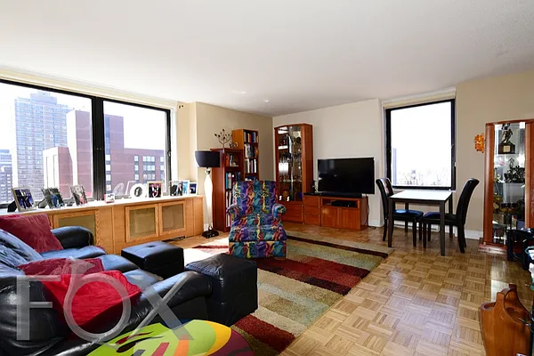 Rented by Fox Residential Group | media 10