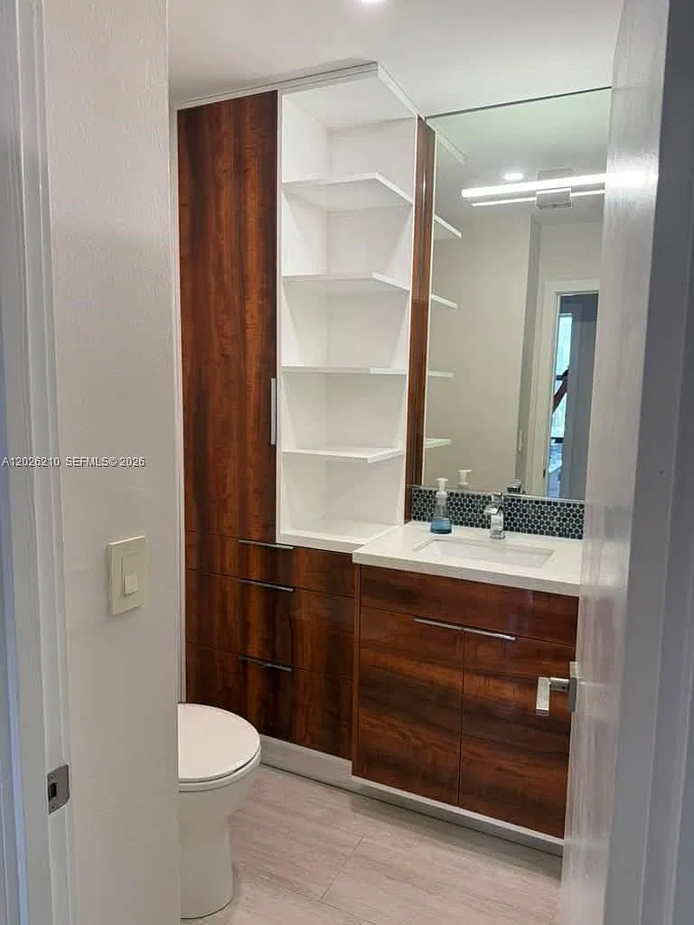 1170 E Hallandale Beach Blvd — Photo 2
