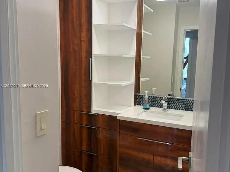 2500 Parkview Dr #2518 — Photo 7