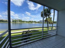 2801 N Palm Aire Dr
