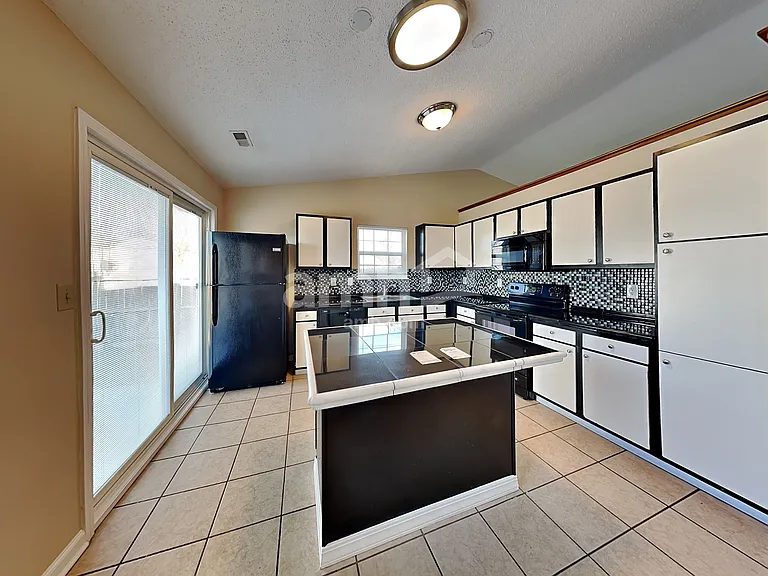 6470 Hazelhatch Dr — Photo 3