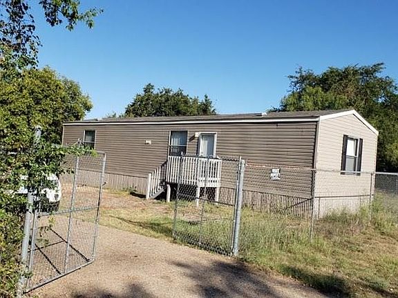 3rd image of 5710 Lake Granbury Trl