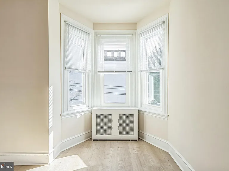 459 Martin St #2R — Photo 9