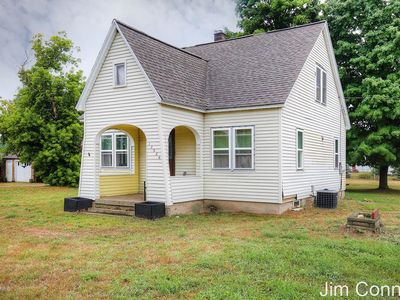 12386 S Oak Ave, Grant, MI, 49327