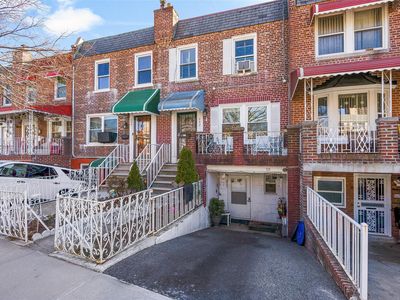 942 Magenta Street, Bronx, NY, 10469