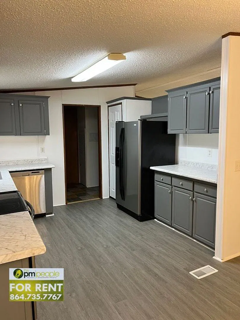 3/2 Easley Home in Great Location! Easy access to 123, 153, and 85! — Photo 3