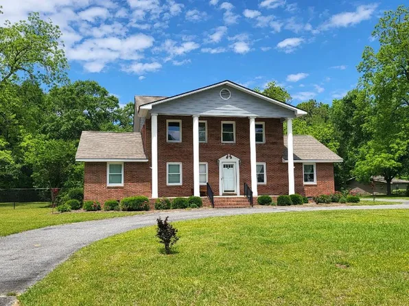906 Pecan St, Nashville, GA 31639