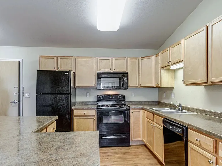 McEnroe Place Apartments — Photo 20