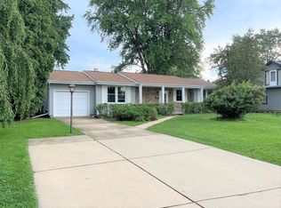 552 Cochise Pl, Carol Stream, IL 60188