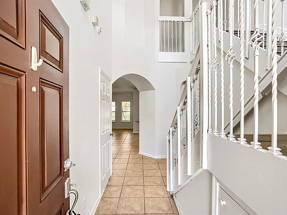 4th image of 1048 Tullamore Dr