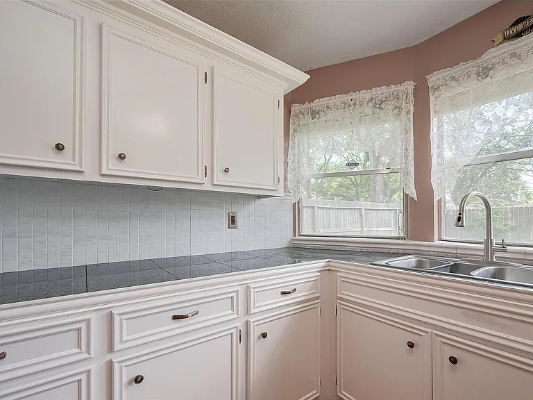1103 Cheyenne Meadows Dr — Photo 23