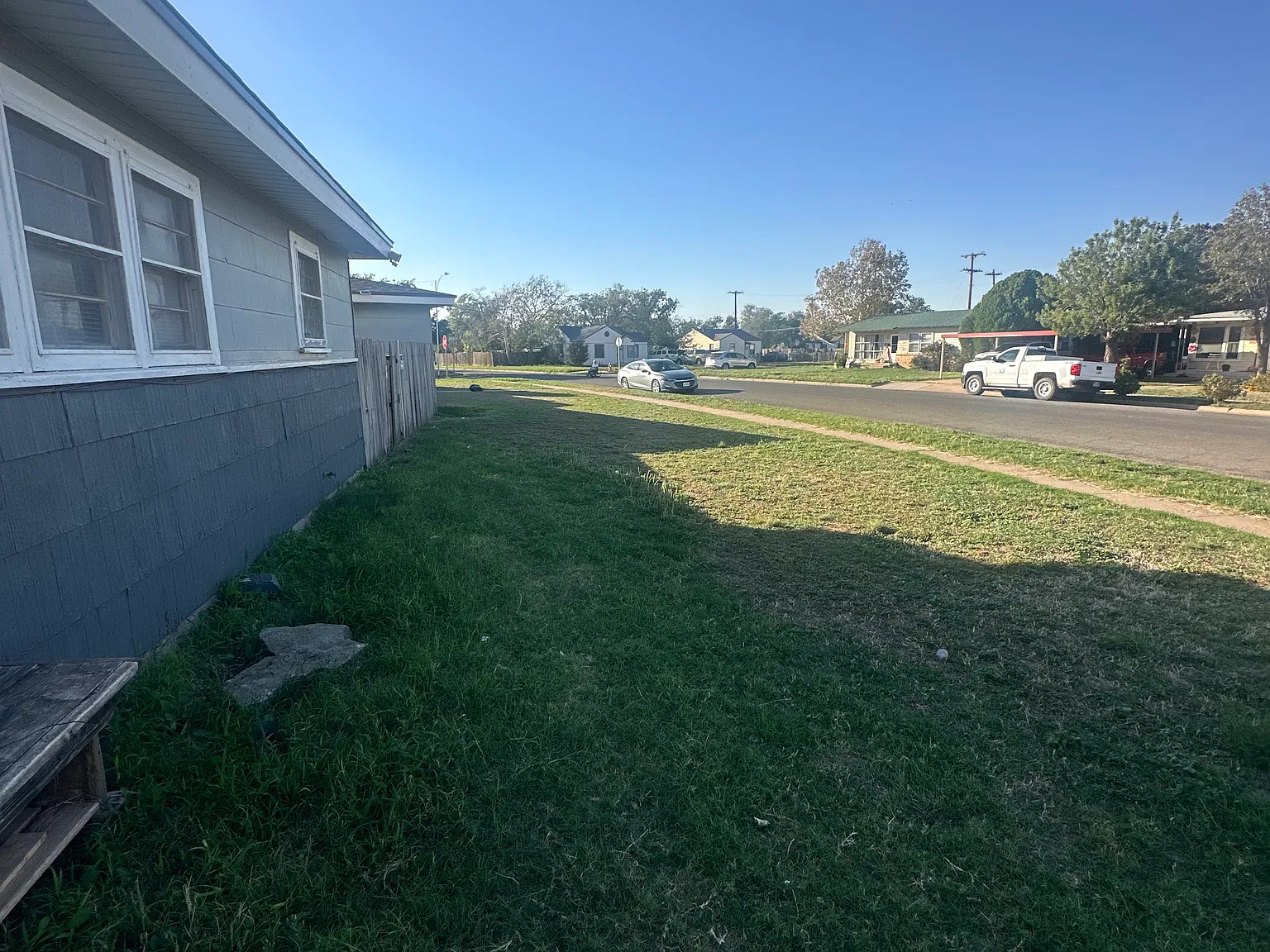 3 bed, 975 sqft, $995 — Photo 2