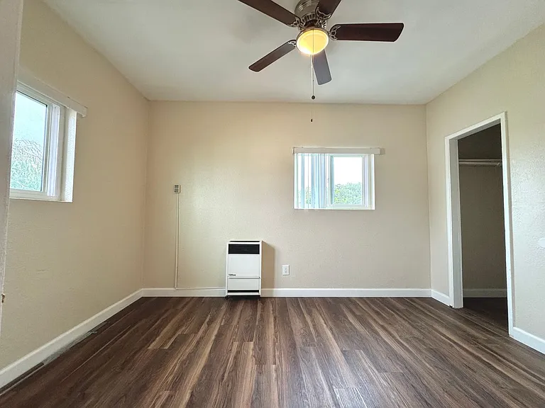 2221 Abbott St #4 — Photo 6