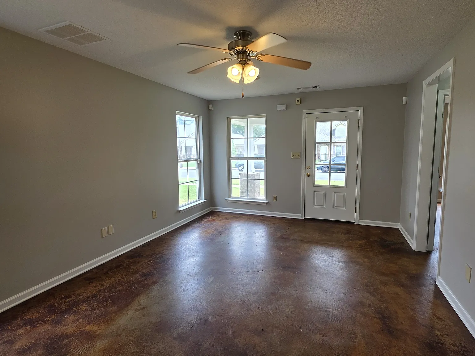 Newly Renovated! 2-Bed, 2-Bath Home — Photo 4