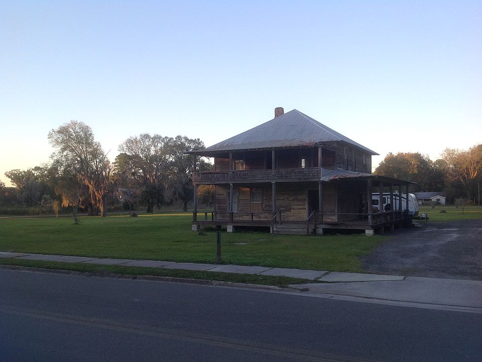 1st image of 2881 Lake St