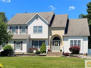 1 Rachel Ln, Monroe Township, NJ 08831
