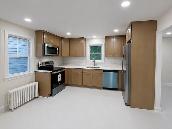 4th image of 76 Revere Ave