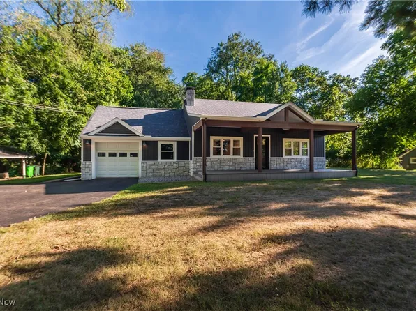 1050 Easthill St SE, North Canton, OH 44720