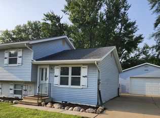 3855 Sager Ave, Waterloo, IA 50701