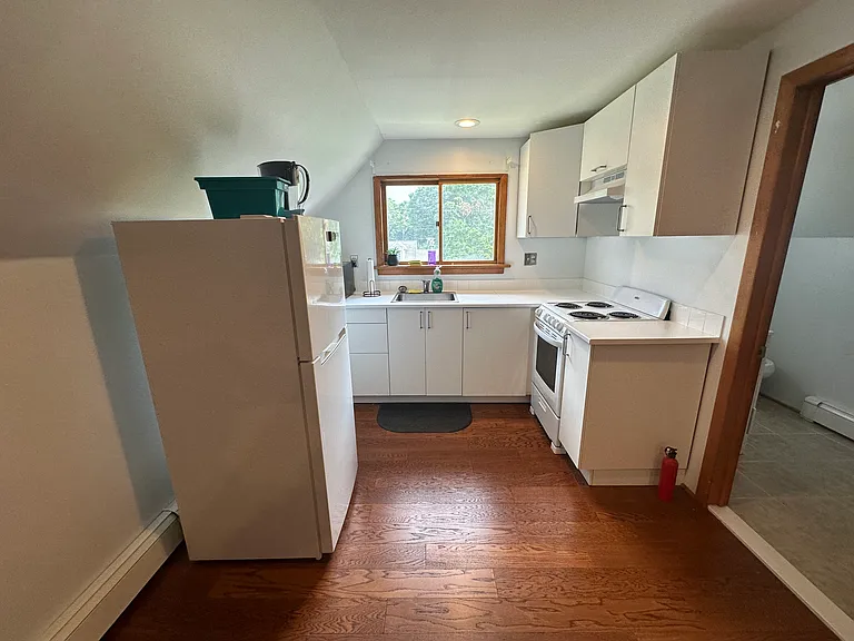 297 Bacon St #3 — Photo 4